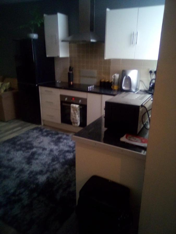 Town Center Large 2 Bedroom Apartment- Sleeps Up To 6 - Dogs Welcome - 2 Minutes From Train Station 黑潭 外观 照片